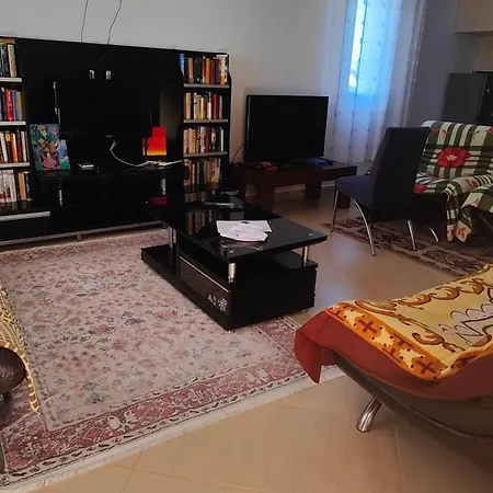 Apartmán Tirana 2br With Veranda & Garden